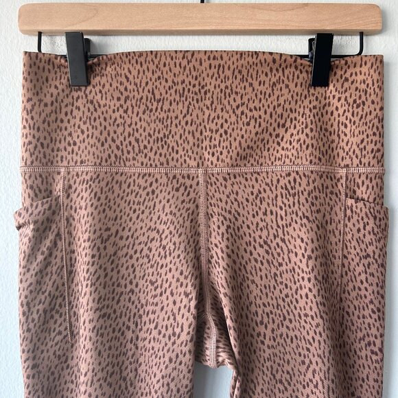 Athleta Salutation Animal Print Leggings w/ Stash Pockets Womens Size M - Picture 3 of 12